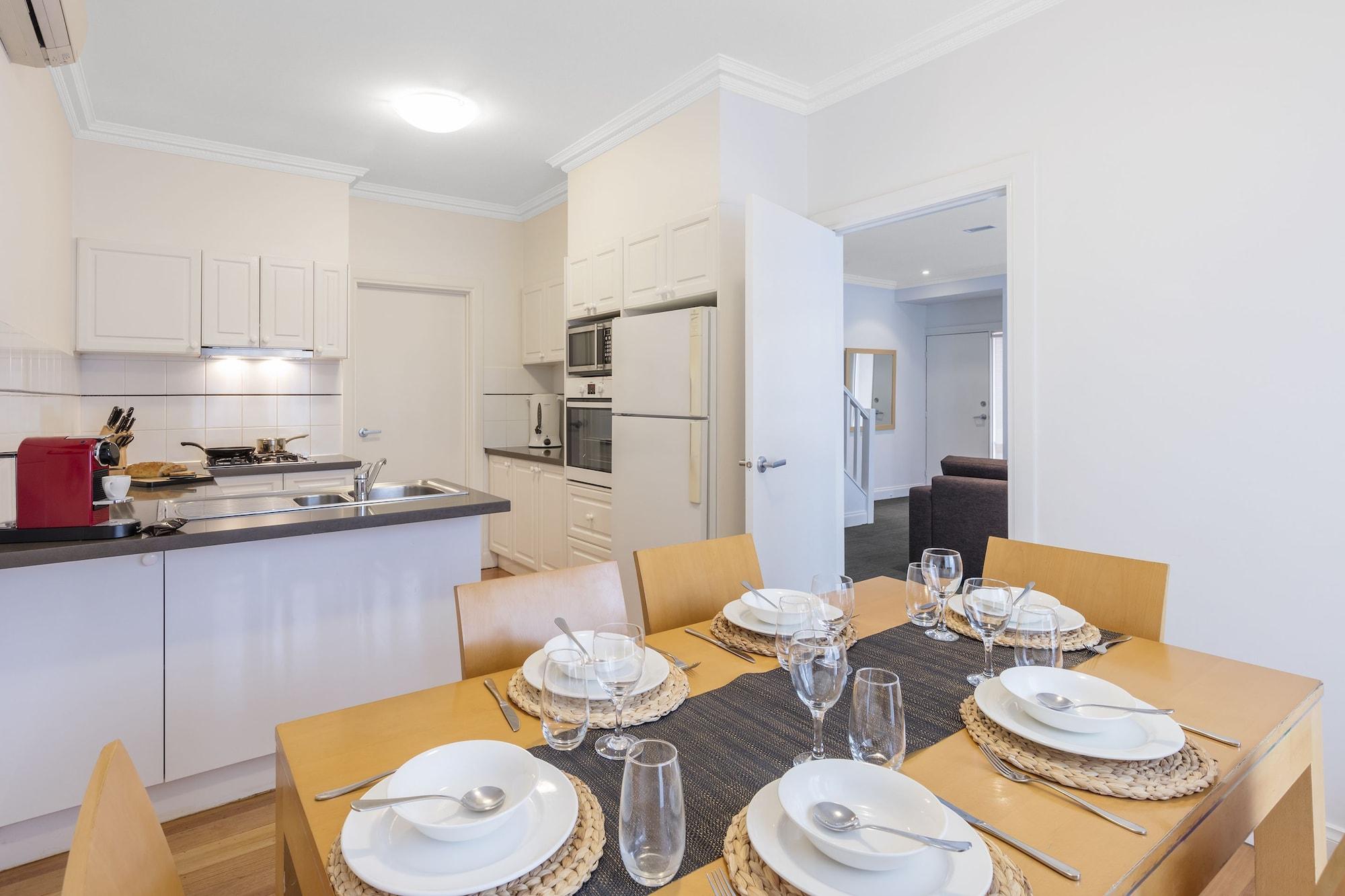 Kimberley Gardens Hotel, Serviced Apartments And Serviced Villas Melbourne Bagian luar foto