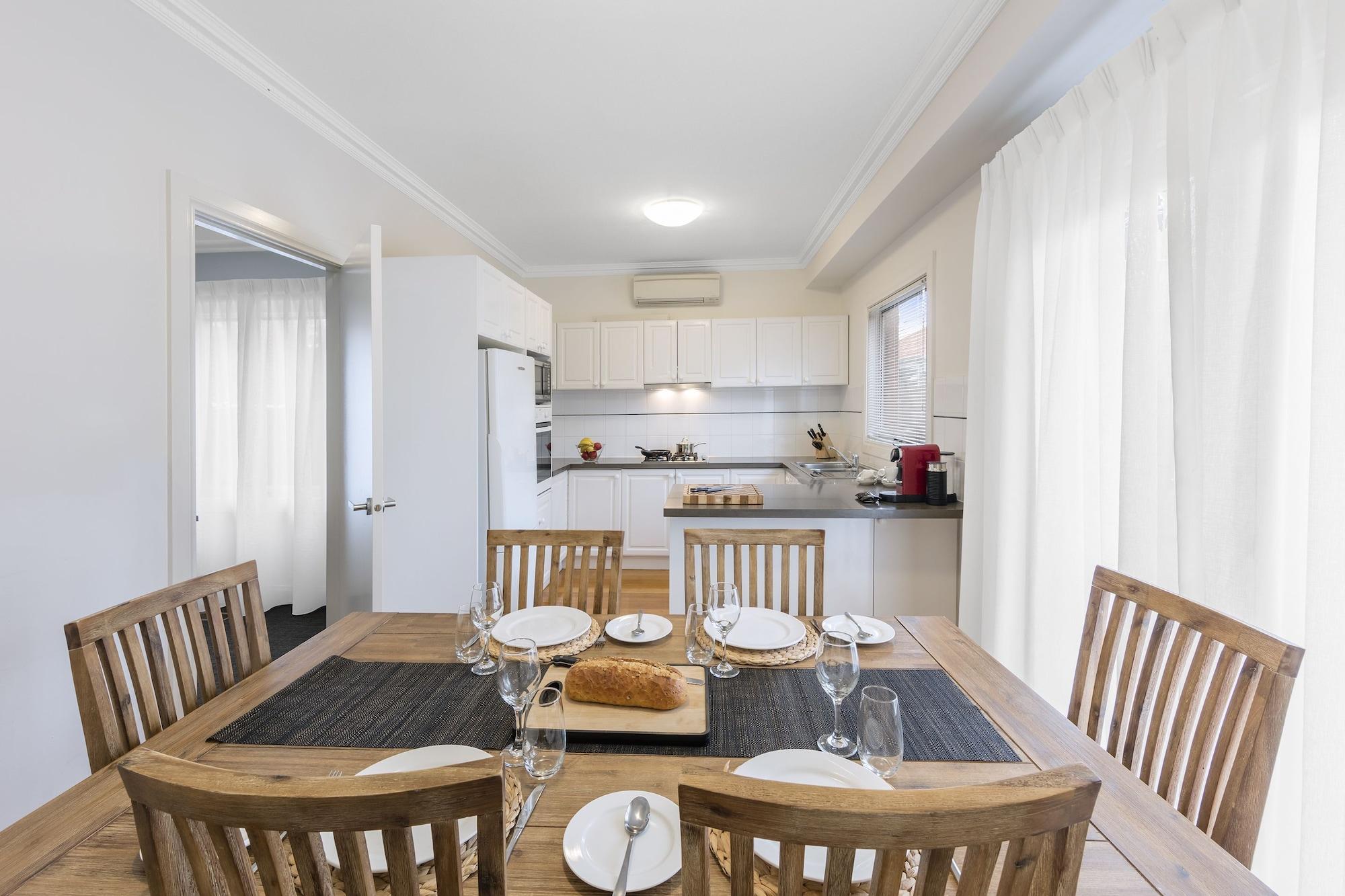 Kimberley Gardens Hotel, Serviced Apartments And Serviced Villas Melbourne Bagian luar foto