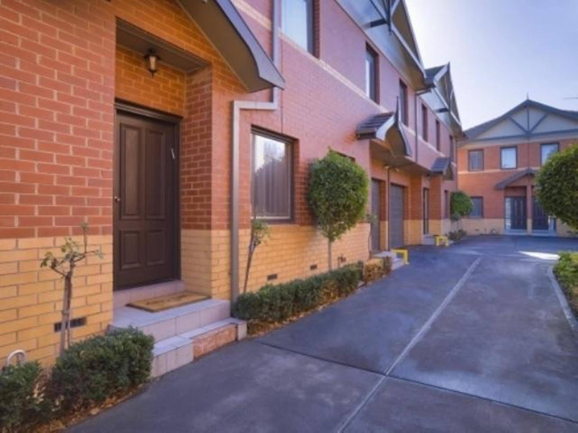 Kimberley Gardens Hotel, Serviced Apartments And Serviced Villas Melbourne Bagian luar foto